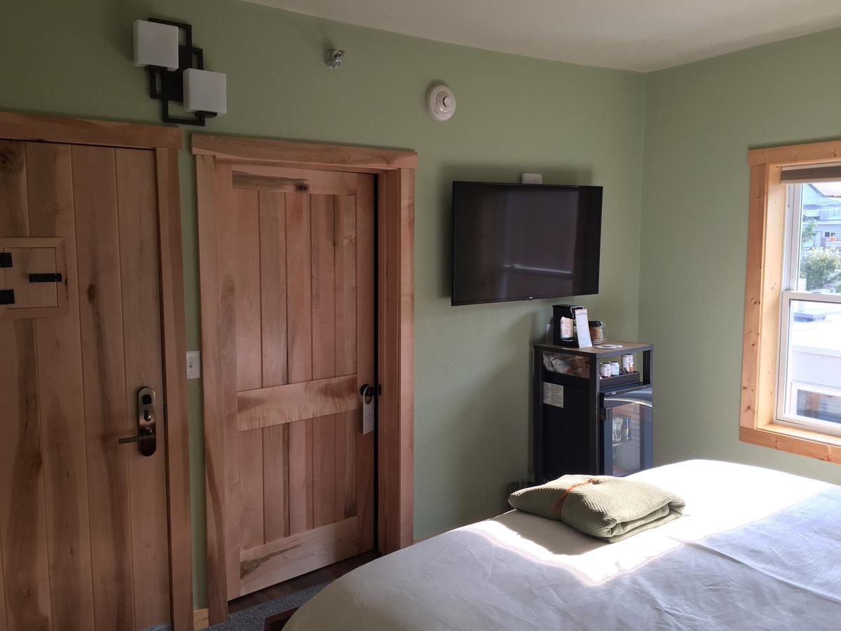 Roam Hotel